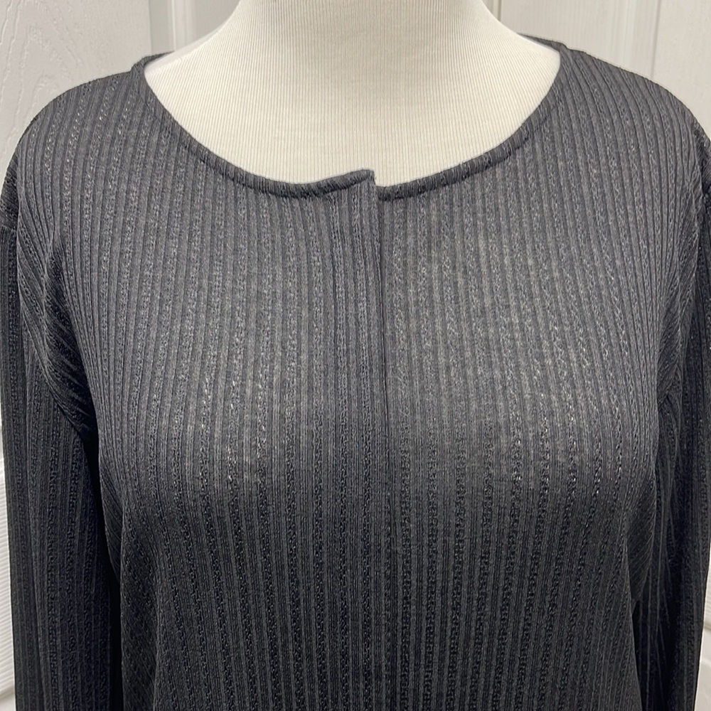 Basico Solid Black Ribbed Long Sleeve Shirt - Picture 4 of 12